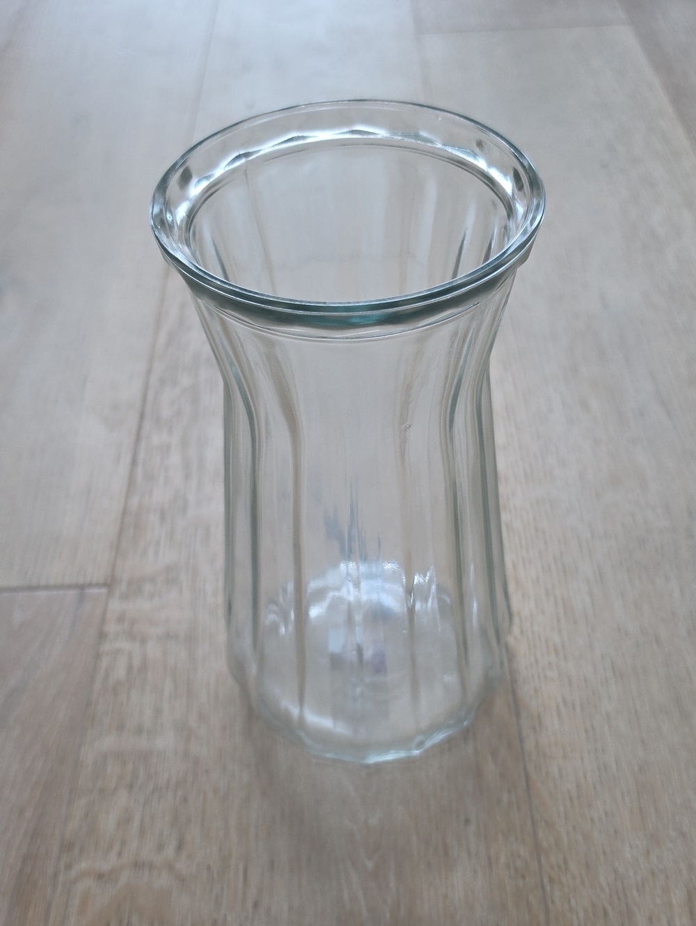 Clear Glass Vase - Elegant Ribbed Design